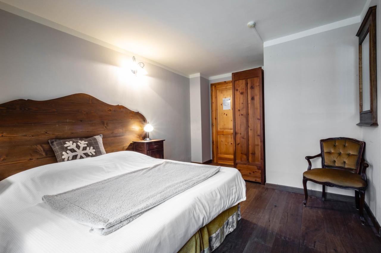 Alpine Forest Hotel Champoluc Bagian luar foto