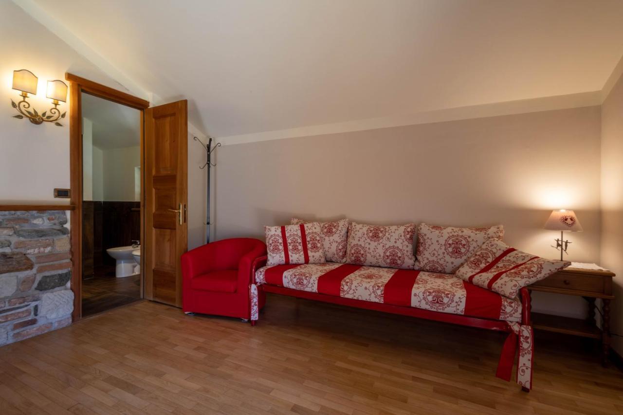 Alpine Forest Hotel Champoluc Bagian luar foto