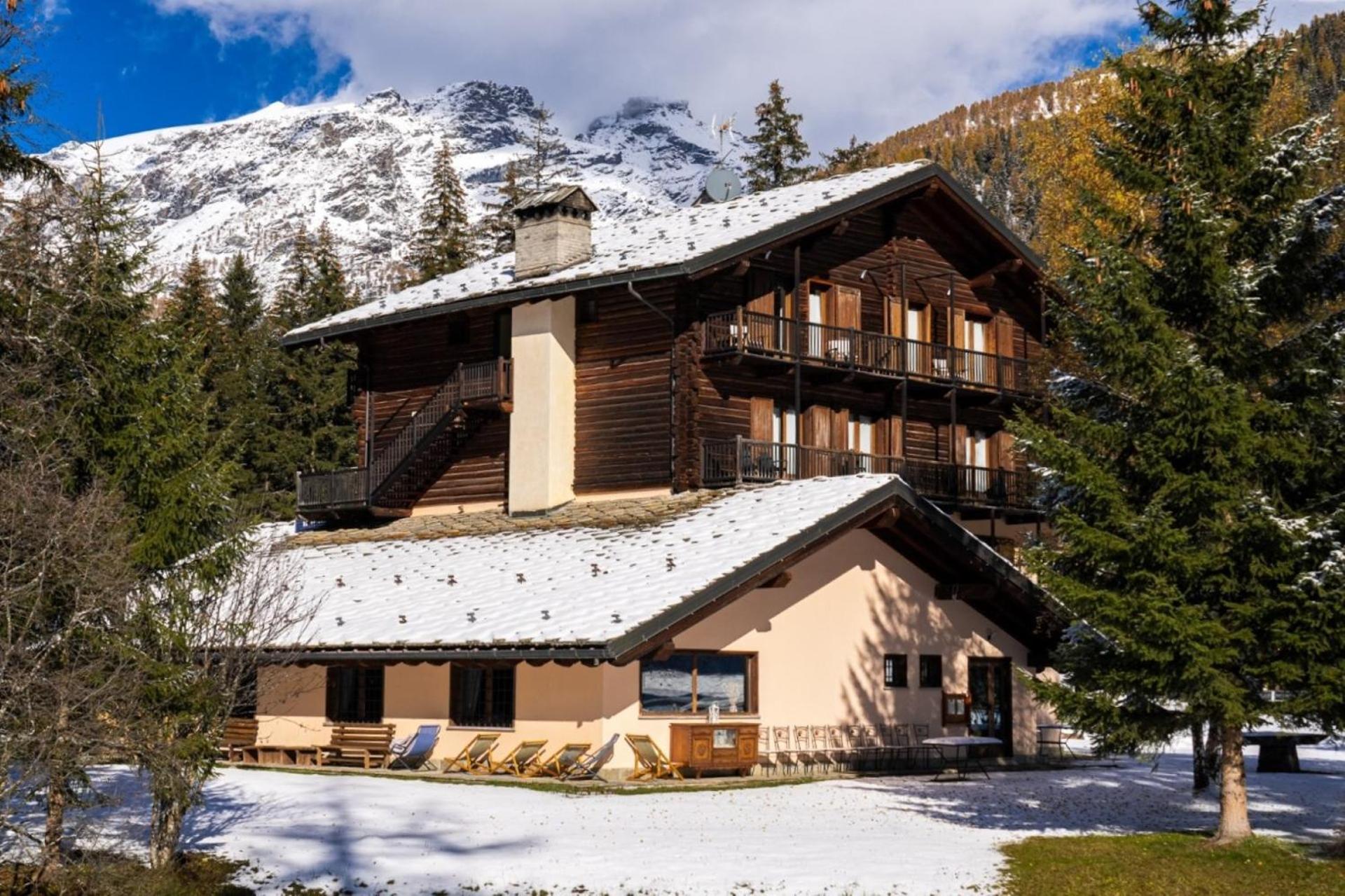 Alpine Forest Hotel Champoluc Bagian luar foto
