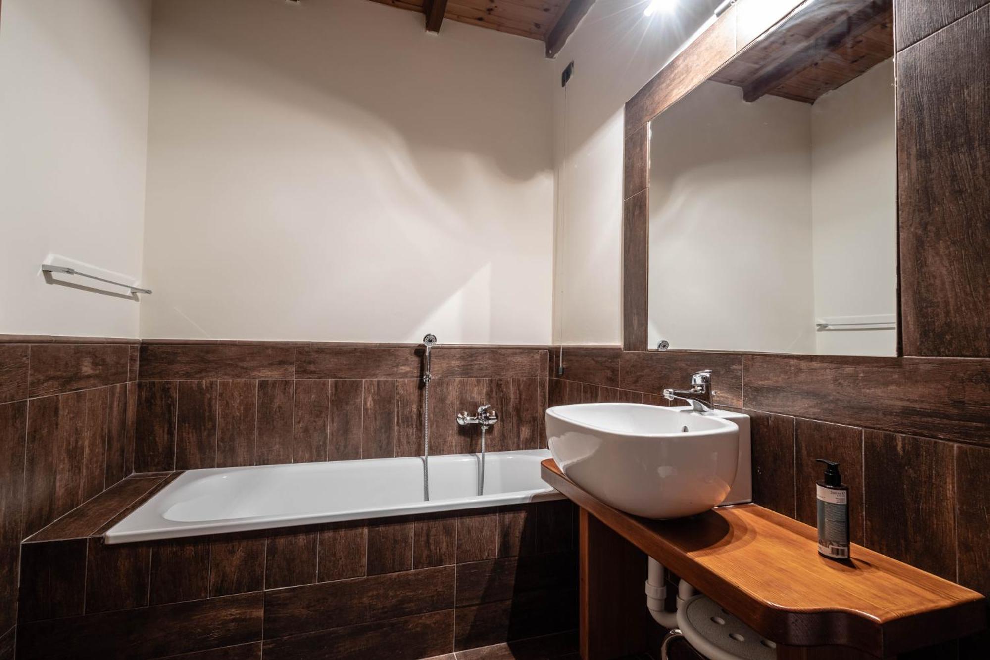 Alpine Forest Hotel Champoluc Bagian luar foto